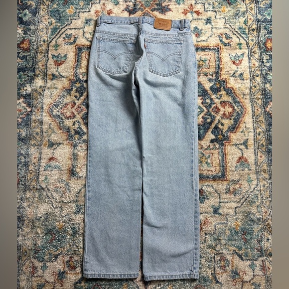 Vintage Levi’s Ripped Lightwash Jeans Size 32 - Picture 3 of 5